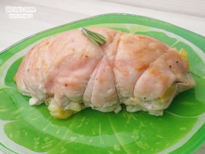 Куриное филе фаршированное персиками