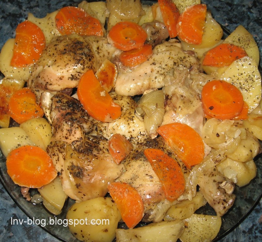 Курица с картошкой и овощами в рукаве