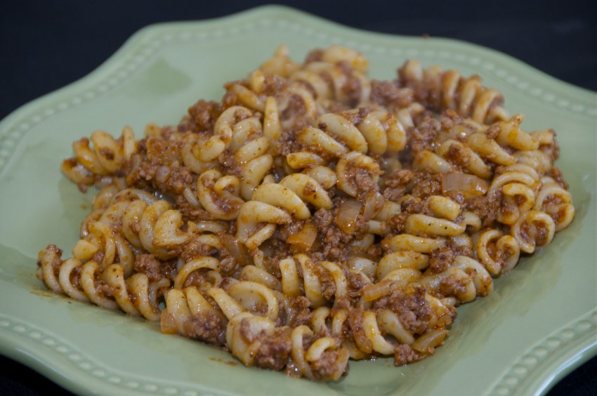 Макароны по флотски с фаршем и горошком