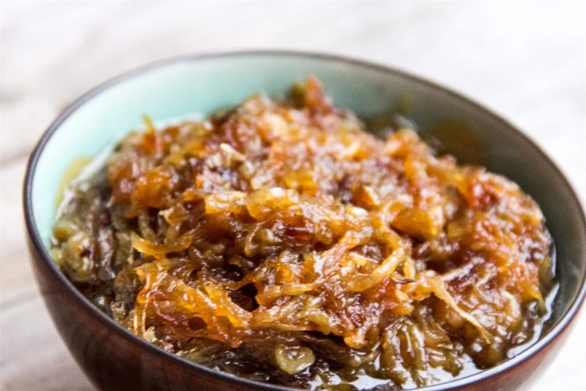 Карамелизованный красный лук