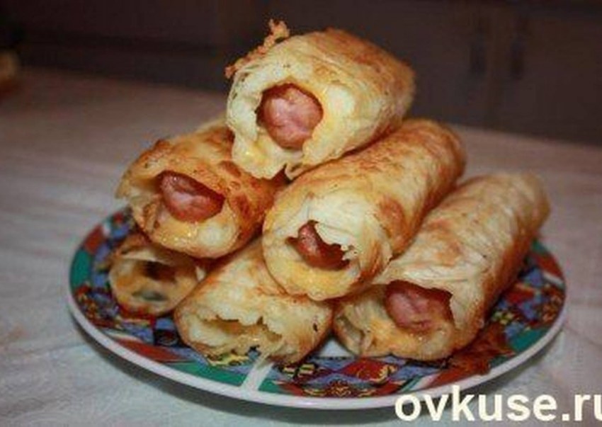 Сосиски в лаваше на сковороде