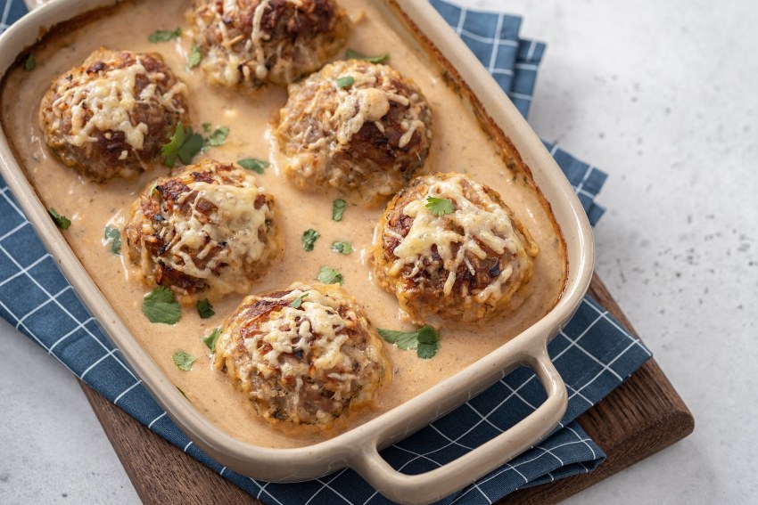 Мясные шарики в Молочном соусе