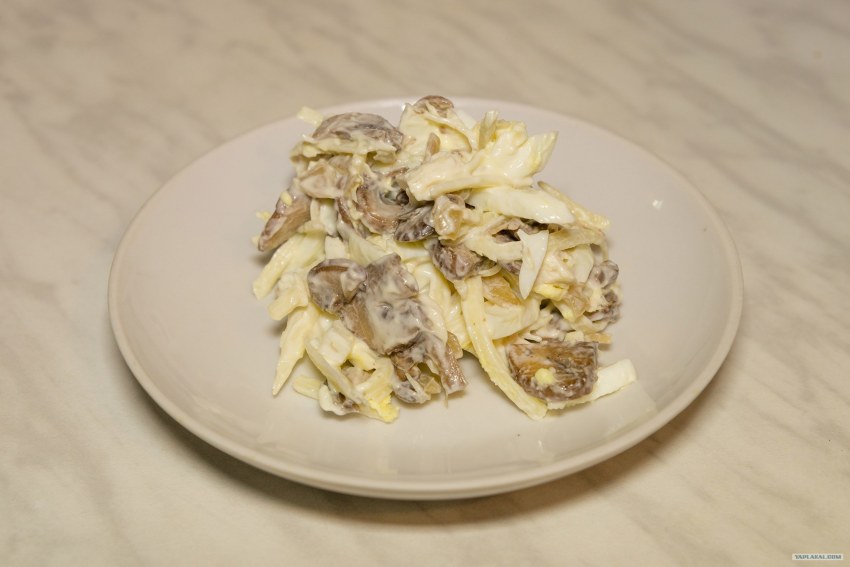 Салат из шампиньонов и яиц