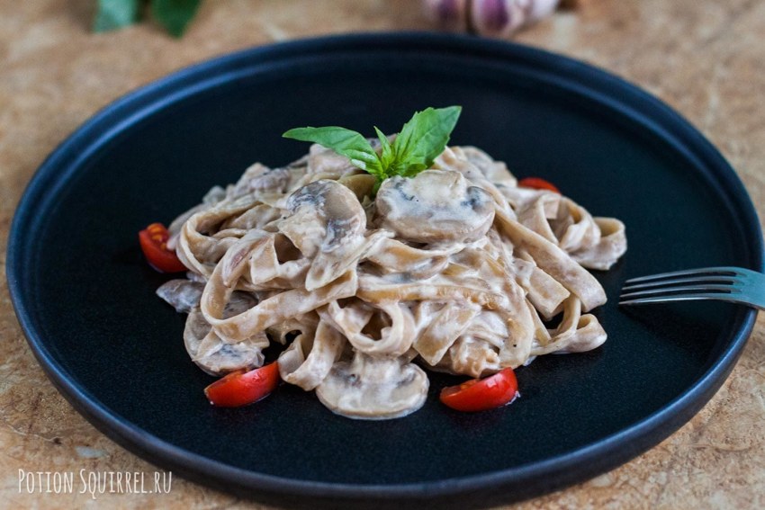 Спагетти курица грибы сливки