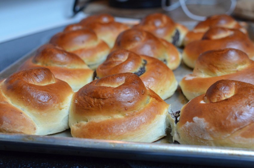 Булочки с маком из сдобного теста