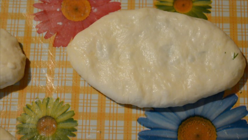 Пирожки на скисшем молоке с мясом