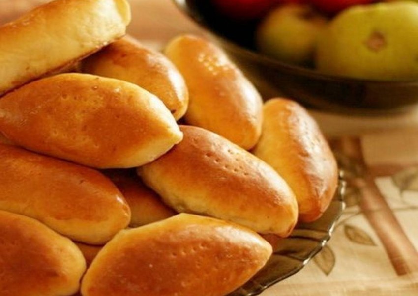 Яблочный пирог из прокисшего молока