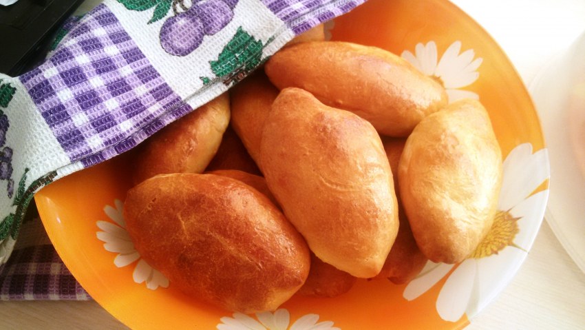 Компот с булочкой
