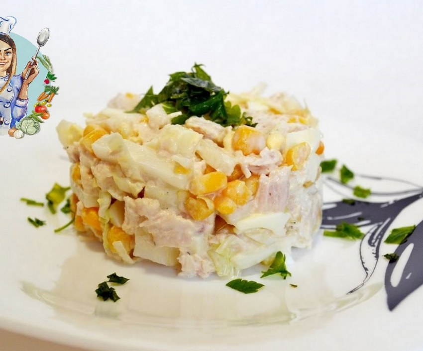 Салат из свежей капусты с курицей