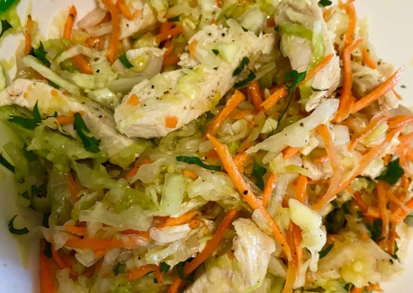 Салат с белокочанной капустой