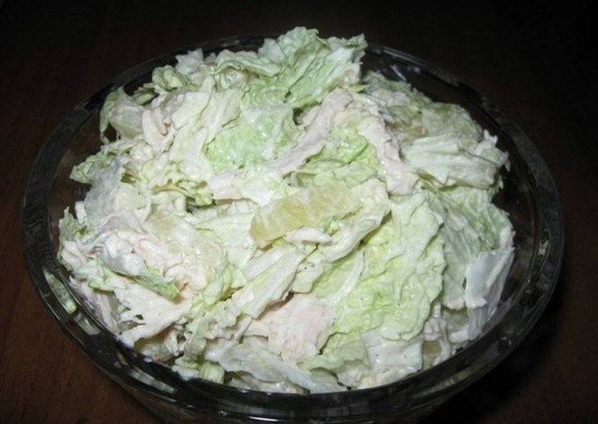 Салат с пекинской капустой и помидорами