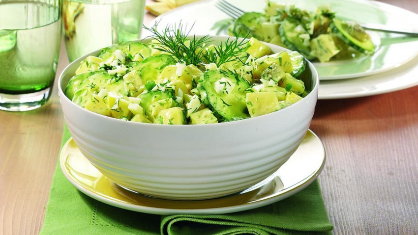 Салат с солёными огурцами