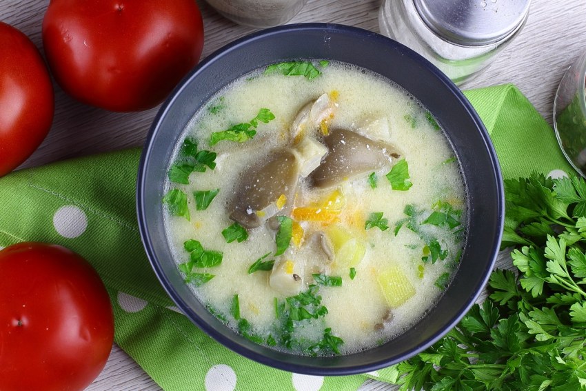 Ароматный сырный суп с вешенками.