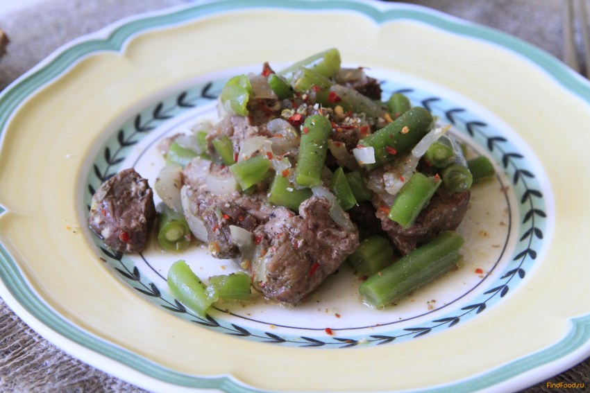 Салат из стручковой фасоли с мясом