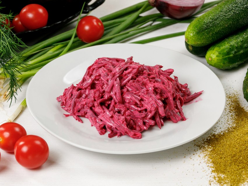 Салат свекла с чесноком