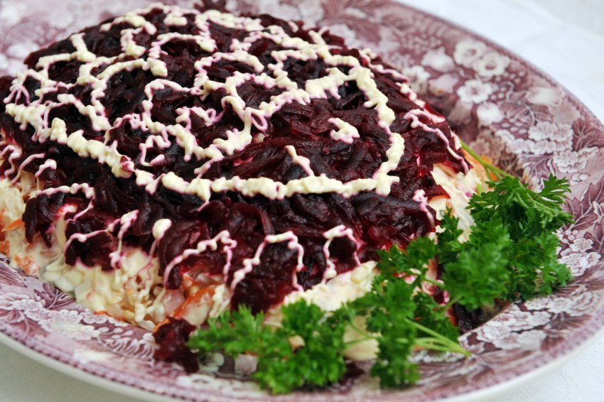 Селёдка под шубой с икрой