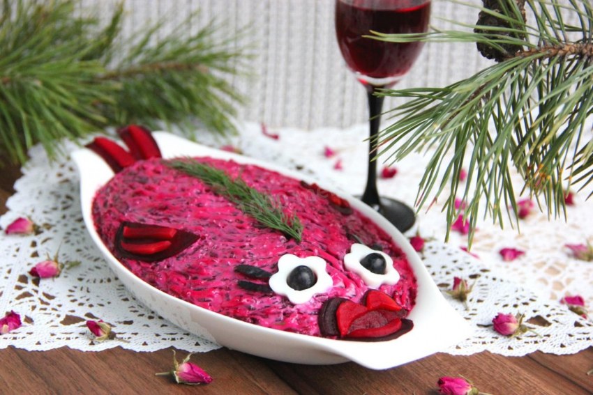 Селёдка под шубой с красной рыбой