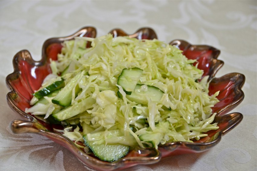 Салат из пекинской капусты перца и кукурузы