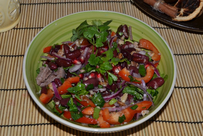 Салат с овощами гриль