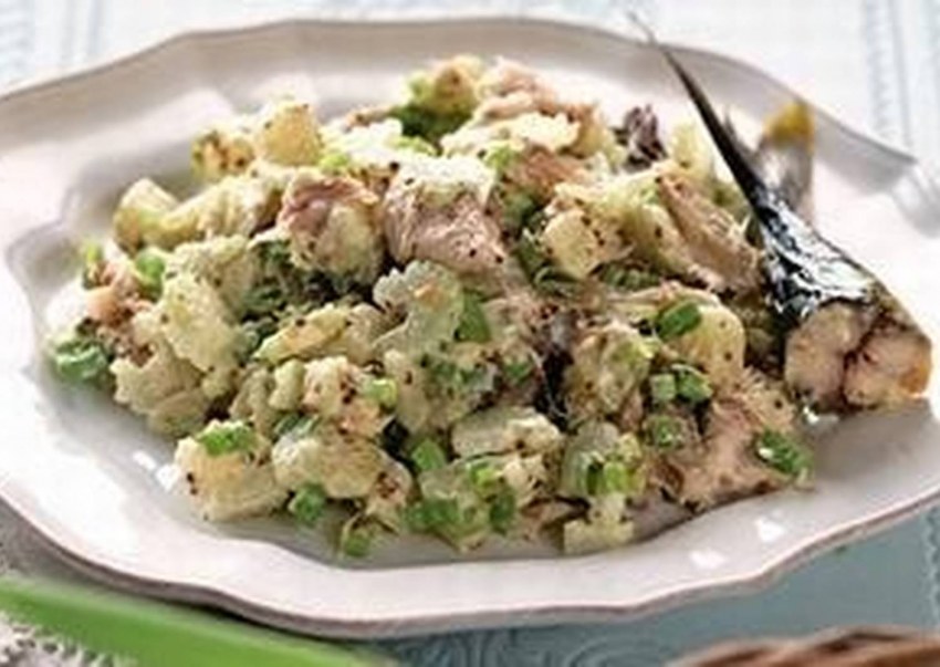 Салат из копченой скумбрии