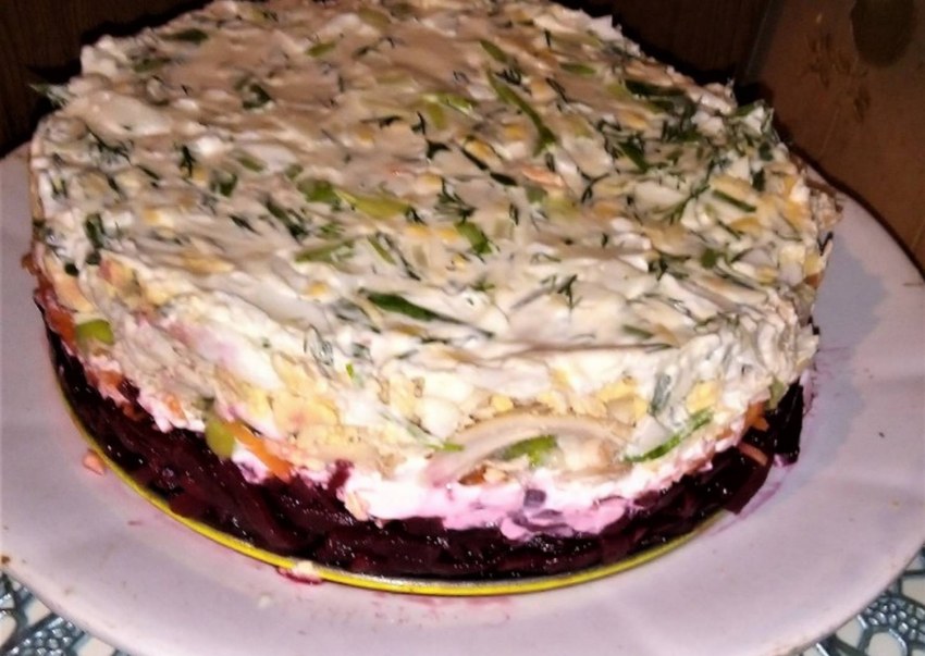 Слоеный салат огурец грудка кукуруза
