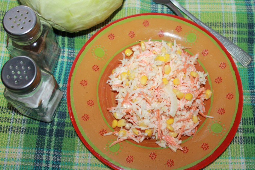 Салат с горошком и кукурузой