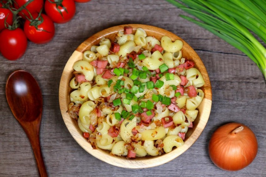 Макароны с копченостями