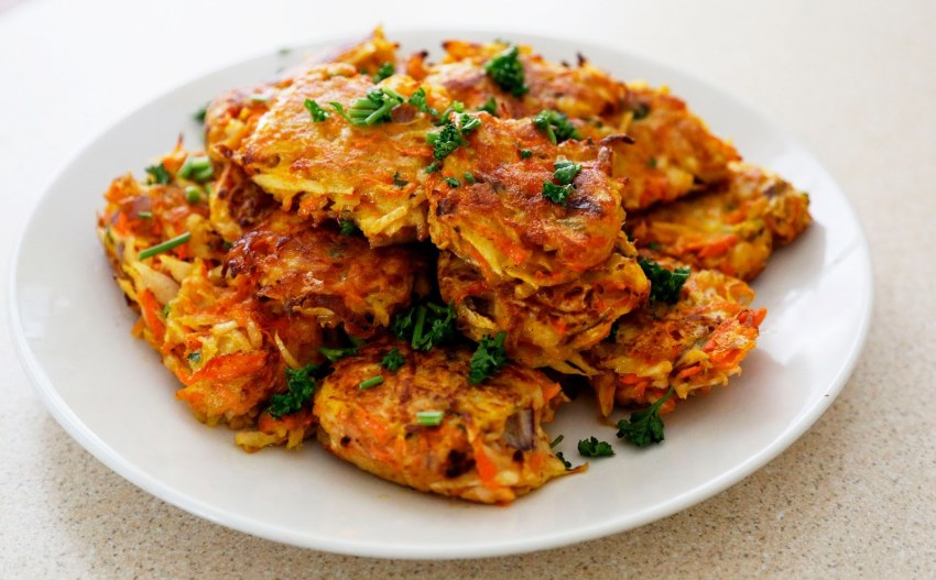 Картофельные драники с щучьей икрой