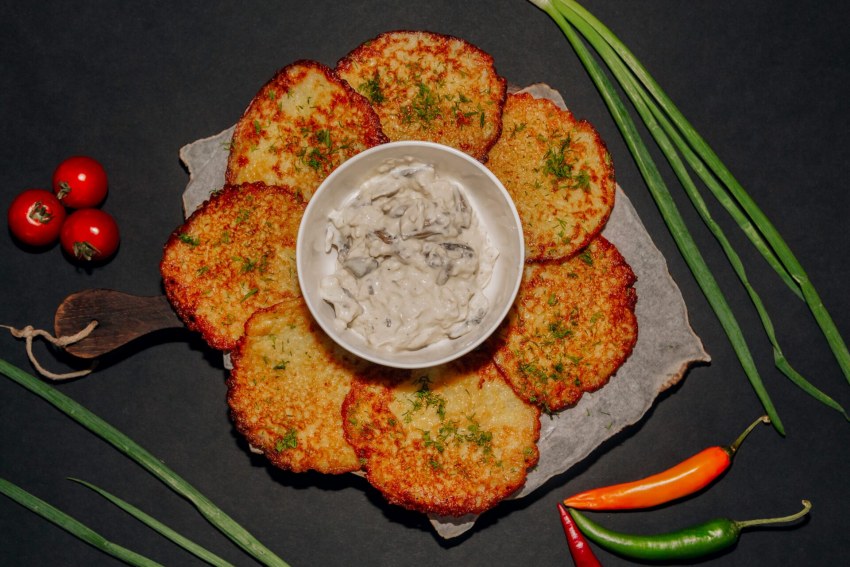 Кабачковые оладьи с сыром