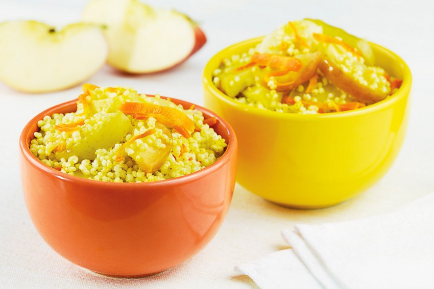 Пшенная каша с яблоками и курагой