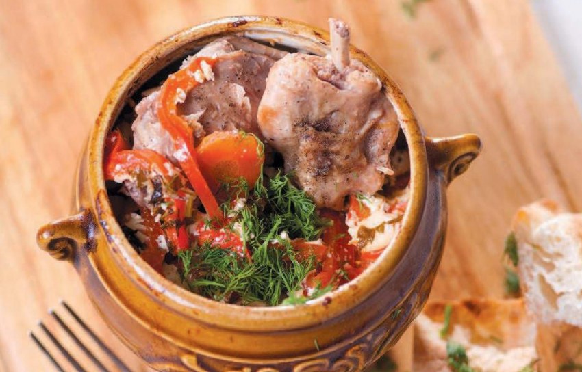 Горшочки с мясом и картофелем