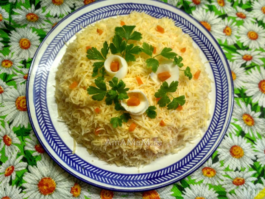 Салат с крабовыми палочками и икрой мойвы