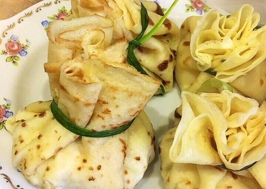 Расстегай из слоеного теста с курицей и грибами