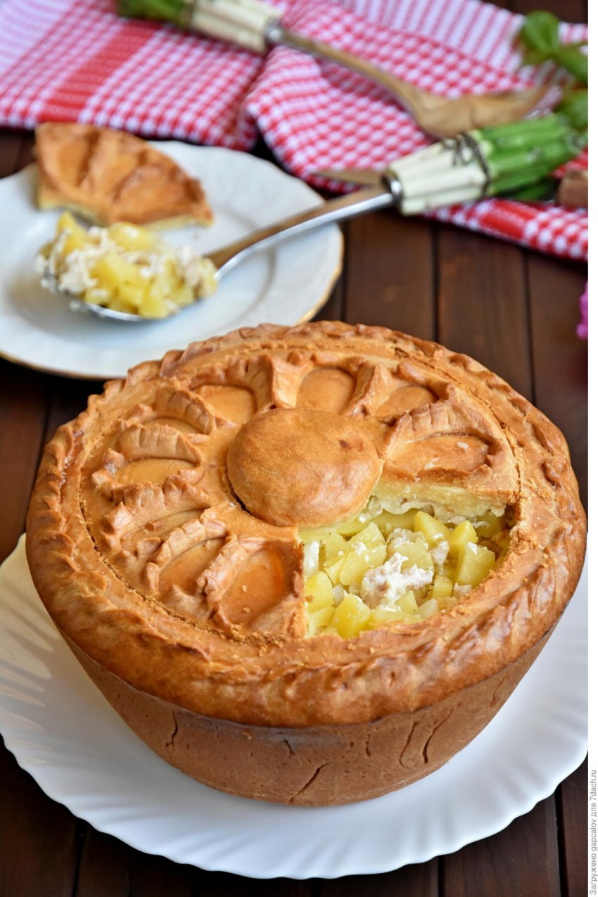 Пирог с курагой и черносливом