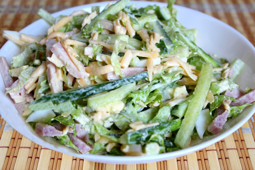 Салат куриный с грибами