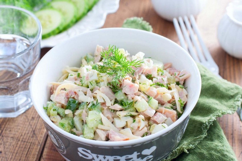 Салат с курочкой и грибами