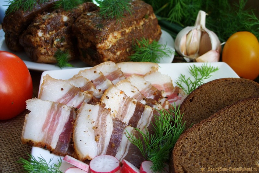 Сало с чесноком и мясом