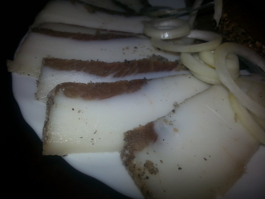 Сало с прослойкой и чесноком
