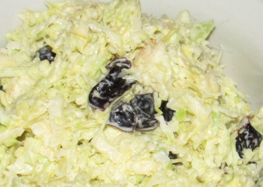 Капуста с черносливом салат
