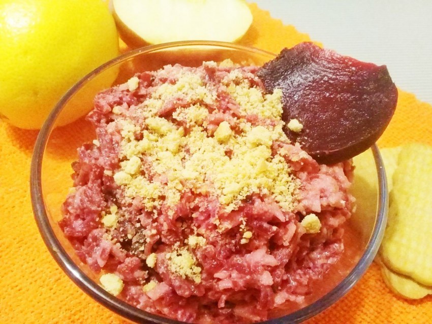 Салаты со свеклой и черносливом яблоком