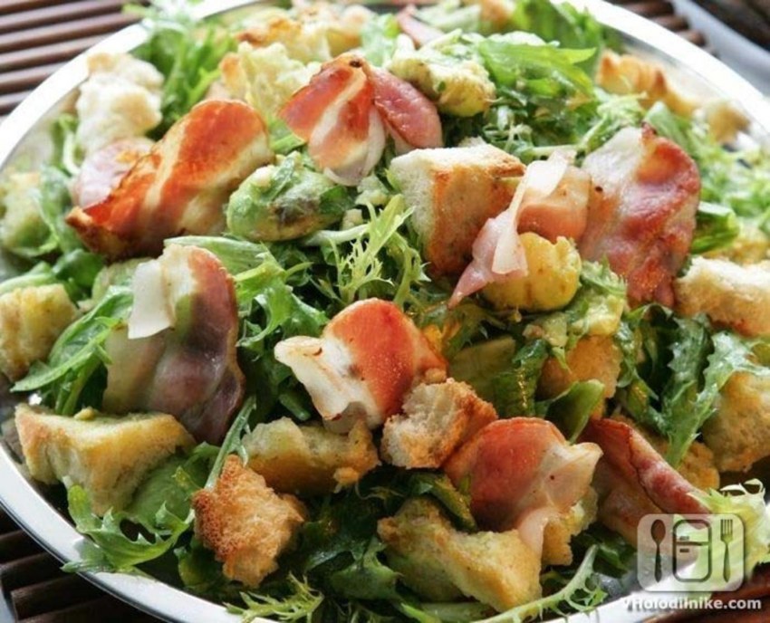 Салат из курицы с йогуртом