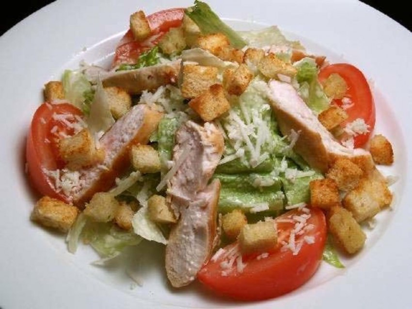 Цезарь с копченой курицей