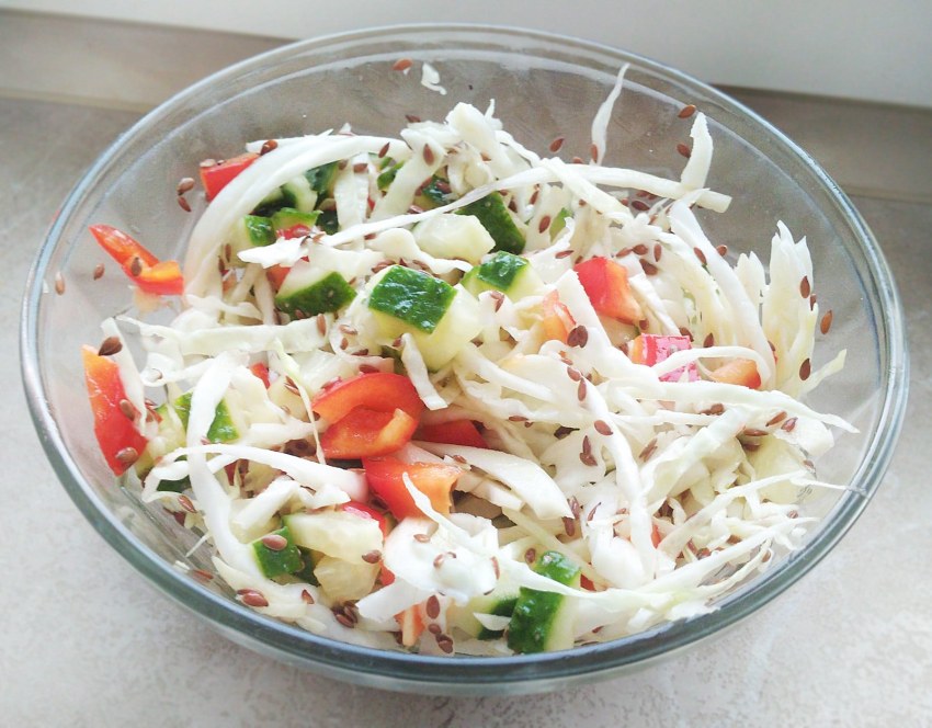 Салат из куриной печени с пекинской капустой