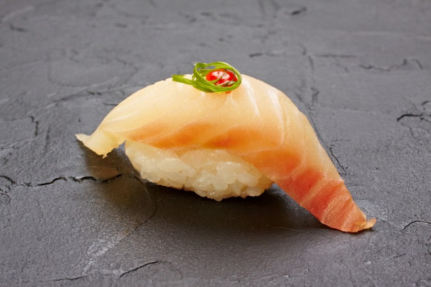Суши роллы с креветками