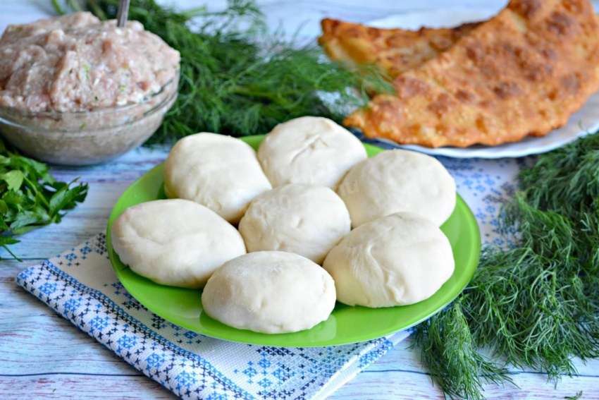 Чебуреки пышные