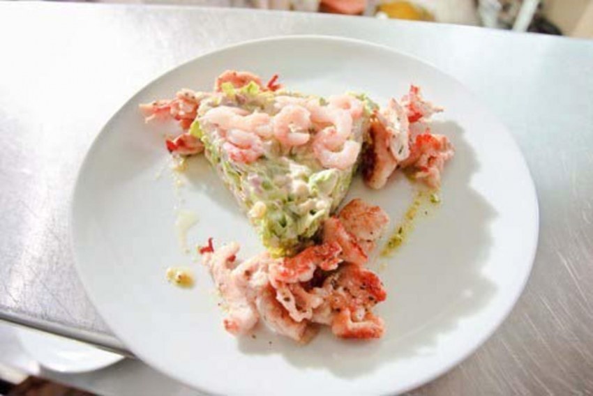 Салат с цветной капустой и креветками