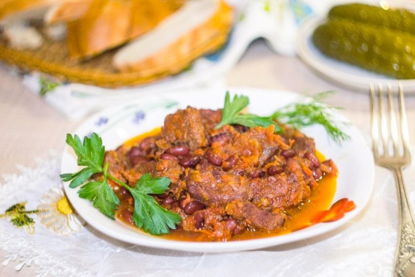 Мясные ежики в томатном соусе