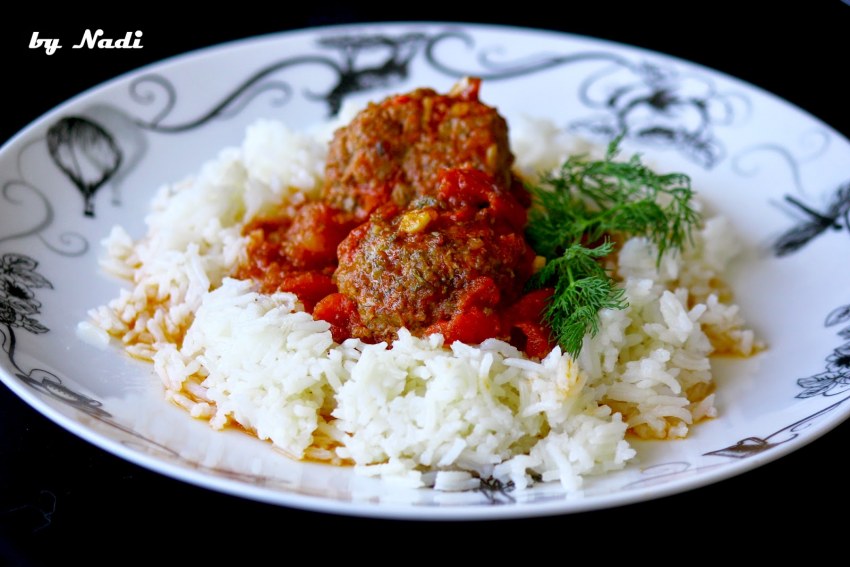 Курица в соусе с рисом