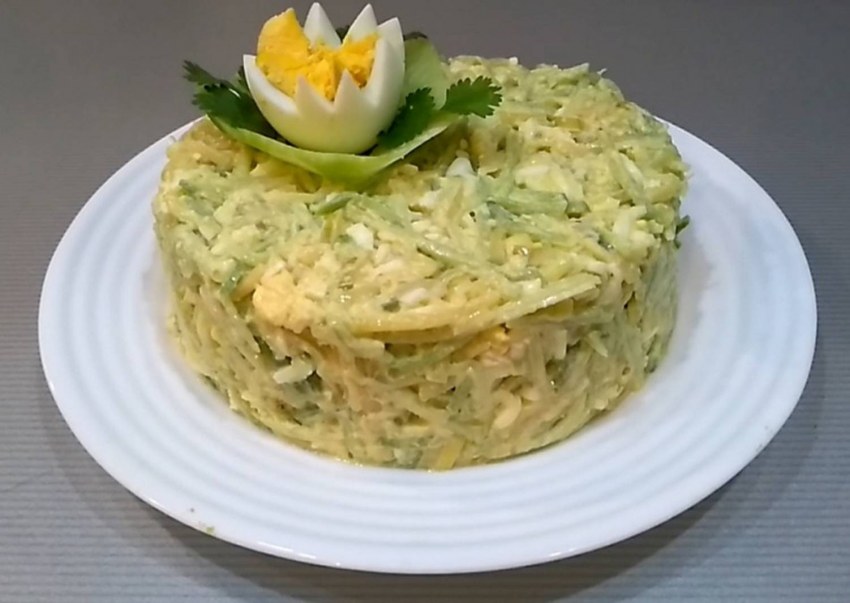 Салат из редьки с овощами