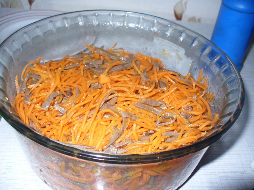 Салат с говяжьим сердцем и корейской морковкой